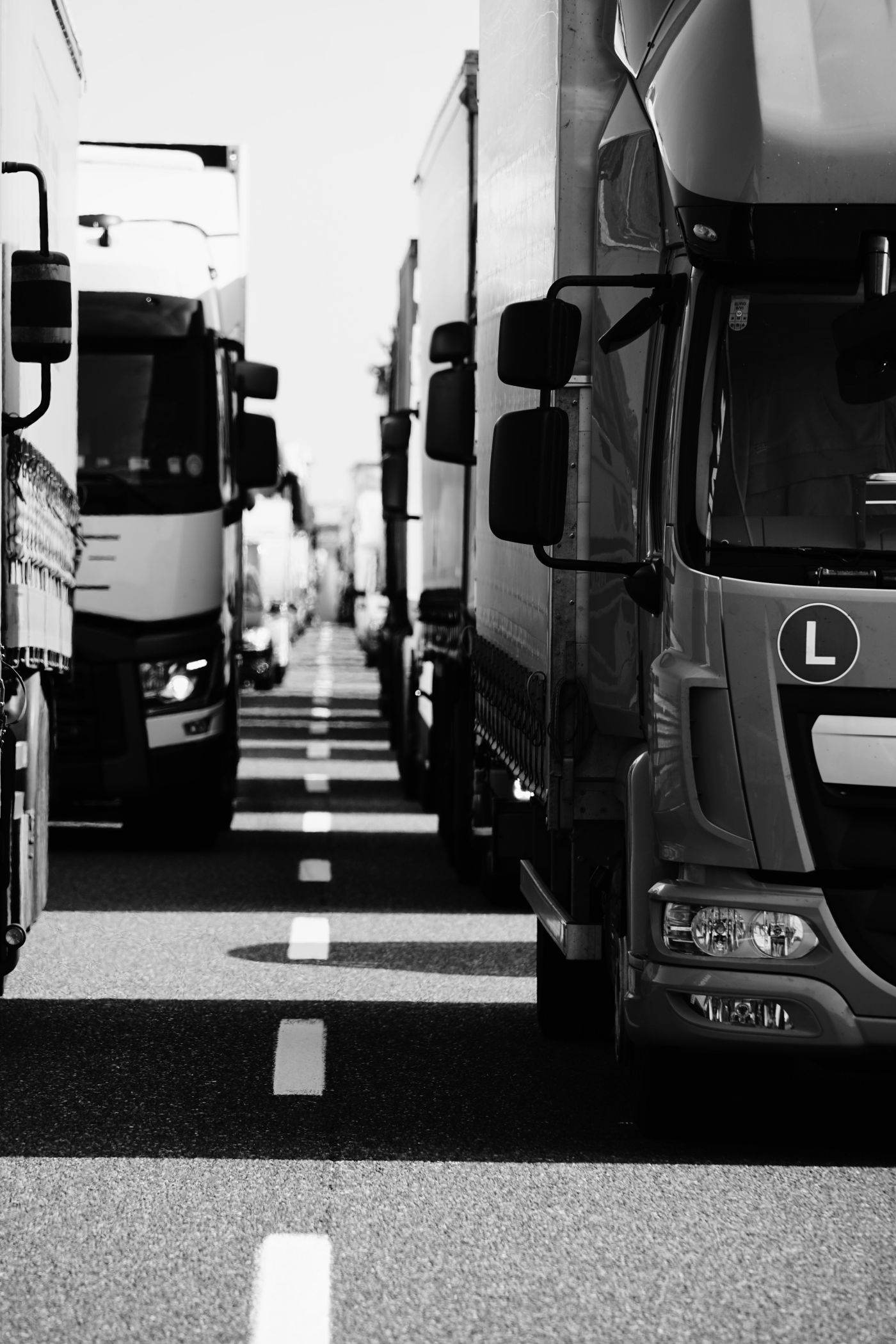 Poliţia de Frontieră: Restricţii de circulaţie pe teritoriul Ungariei pentru automarfarele de peste 7,5 tone